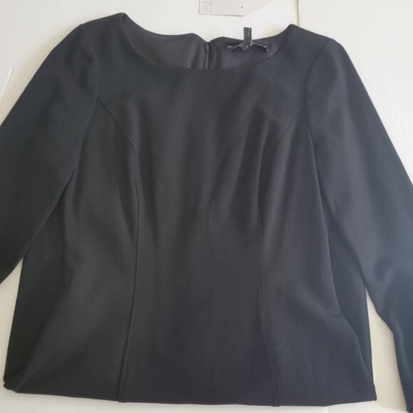 White House Black Market Flutter Sleeve Sheath Body Perfecting Dress. - Picture 7 of 7